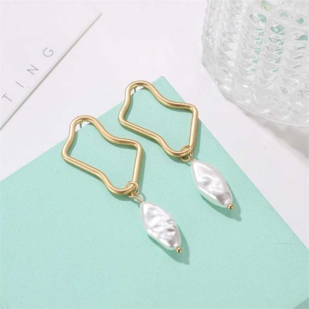 Pearl Stud Earring